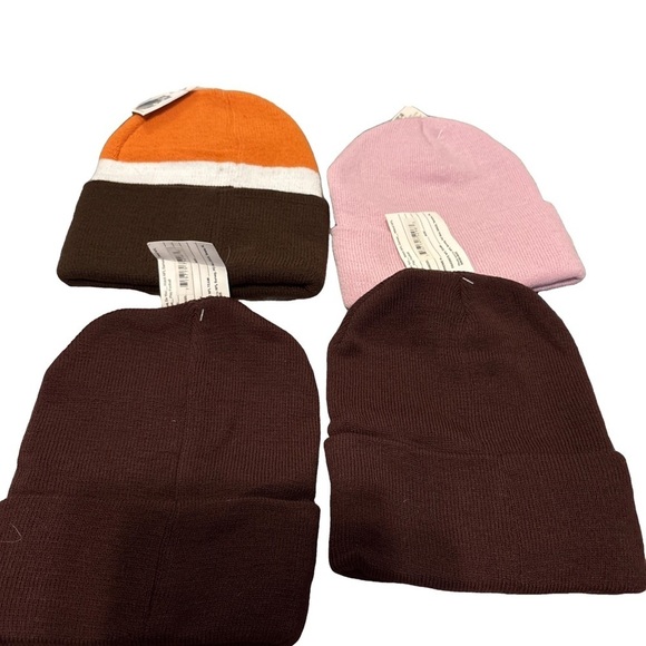 4 nwt Cleveland Browns beanies his & hers - Picture 2 of 2